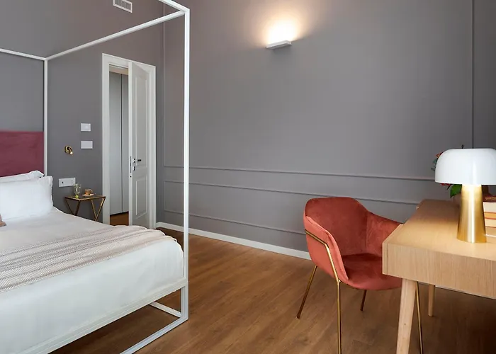 Elysium Boutique - *